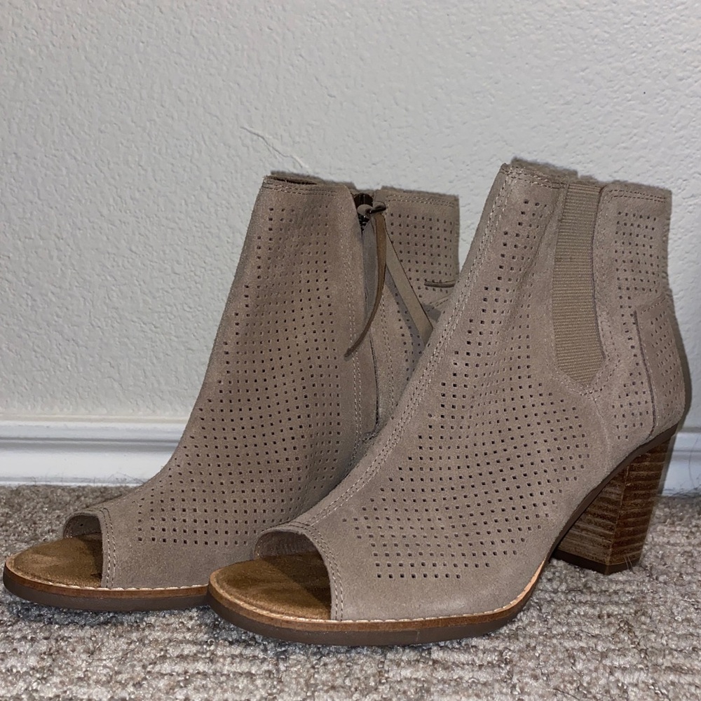 Toms, Open Toe, Suede Booties. Size 6.5, Barely W… - image 5